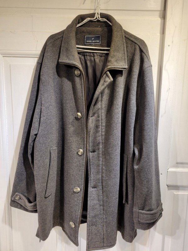 Producto - Tapado DANIEL HECHTER gris de paño Talle XL - PRECIO: 100X