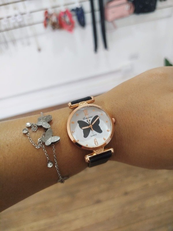 Producto - Reloj negro mariposa
