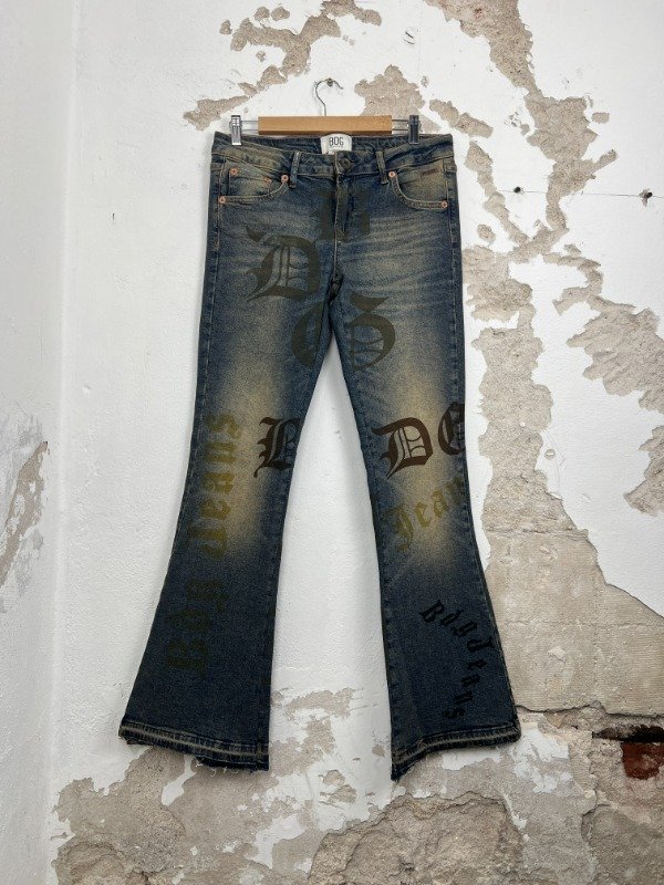 Producto - Jean UO Gothic Letters