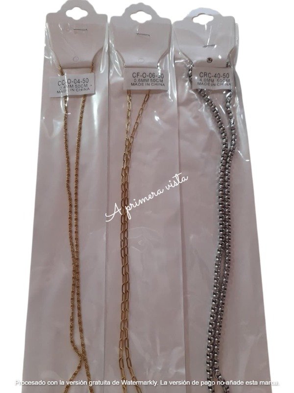 Producto - Cadenas doradas, rolon cuadrado c/u