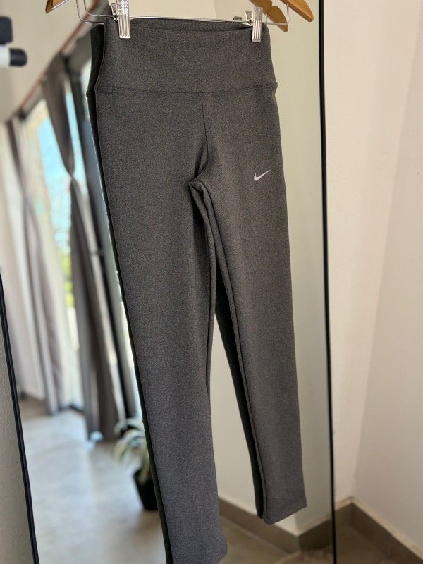 Producto - Calza nike gris