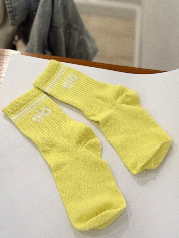 Tenis alo full color amarillo pastel — imagen 2
