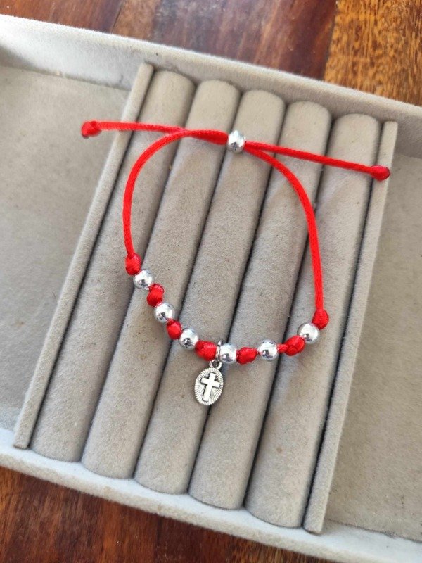 Producto - Pulsera hilo + cruz