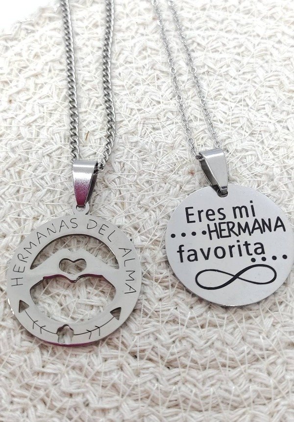 Producto - Dije de Frases-" Hermanas del alma .."