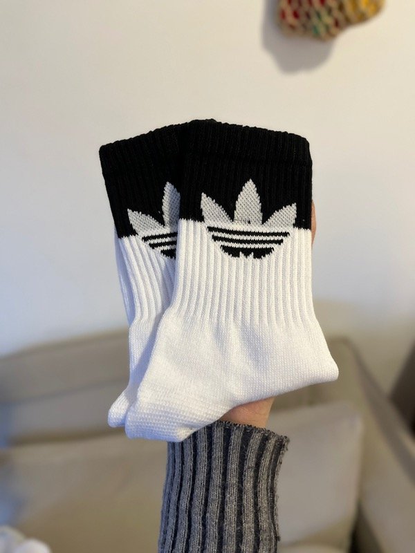 Producto - ADIDAS LOGO XL BLANCO Y NEGRO TENIS