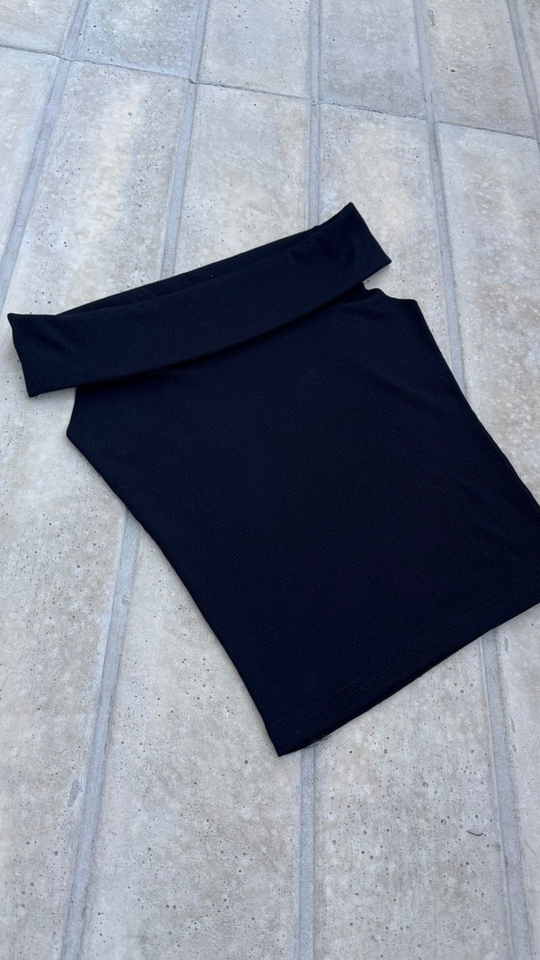 Producto - reme cuello bote negra