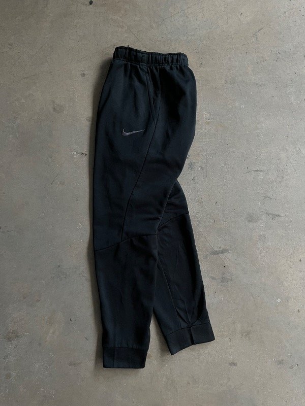 Producto - PANTALÓN DEPORTIVO NIKE DRI-FIT, TIPO JOGGER FULL BLACK (M)