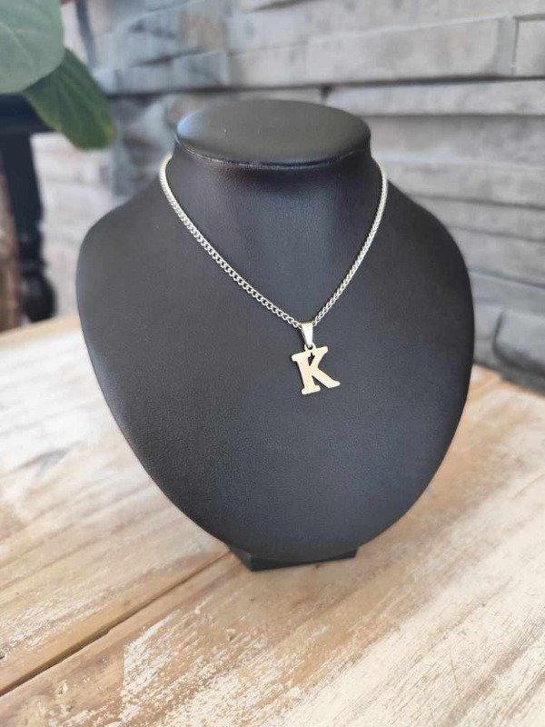 Producto - Collar inicial K. Acero quirúrgico