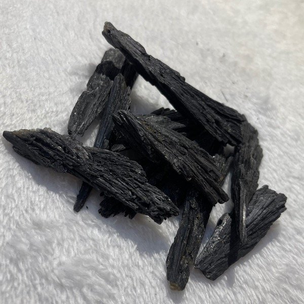 Producto - Piedra en Bruto Escoba de Bruja por U.