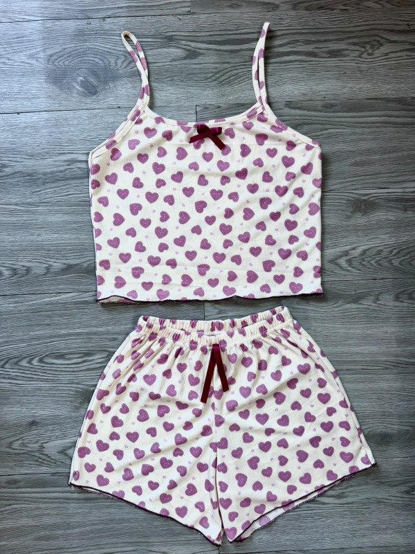 Producto - pijama clarito corazones lilas