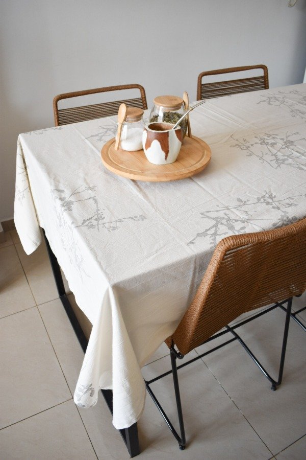 Producto - Mantel Tusor Cerezos Gris