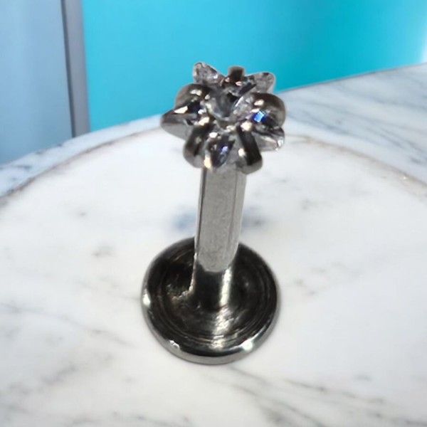 Producto - Labret rosca interna estrella 8mm