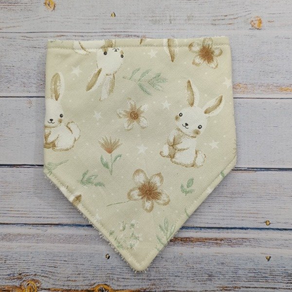 Producto - BABERO BANDANA - conejito beige