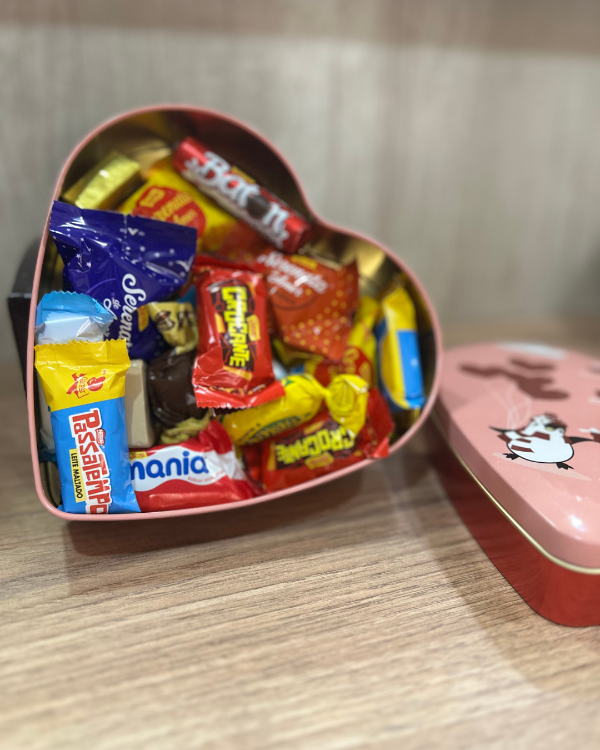 Producto - Lata corazón reutilizable con golosinas