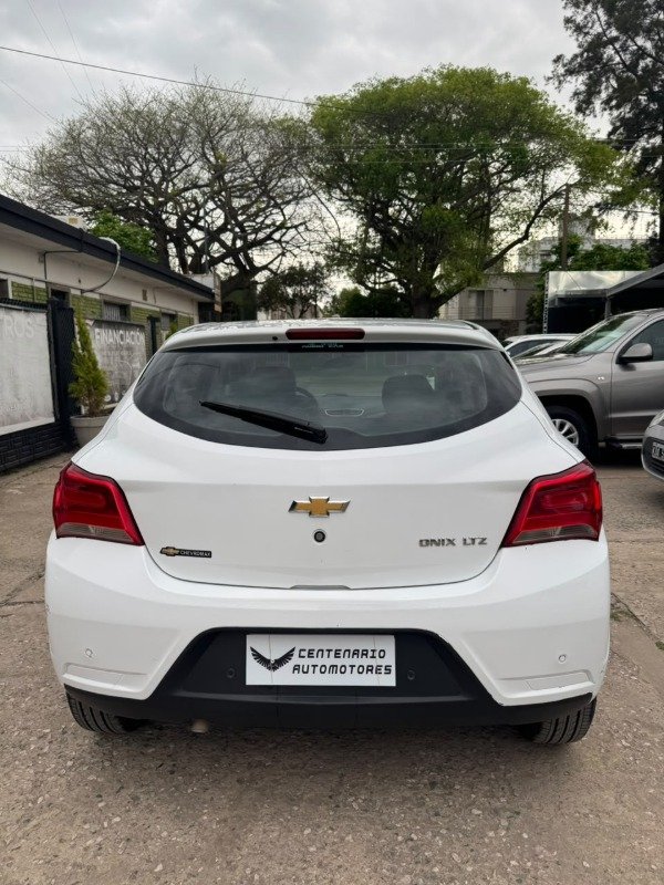 Producto - Chevrolet Onix 1.4 LTZ MT 2017 - 5