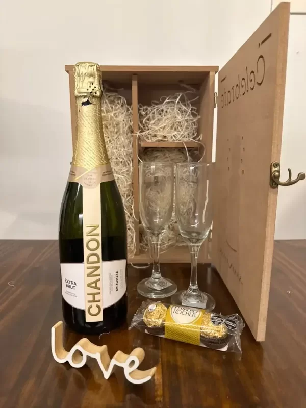 Producto - Caja Box de Champagne Chandon + Copas + Ferrero Rocher + Regalo - 2