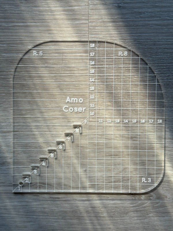 Producto - Regla Costura de 18 x18 cm - Amo Coser