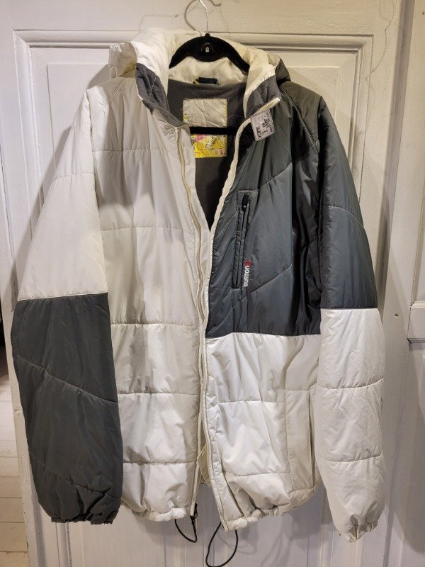 Producto - Campera de ski BURTON con trampa de nieve Talle L - PRECIO: 320X