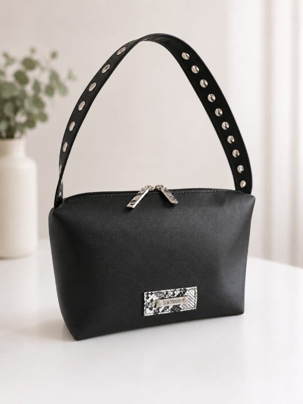 Producto - Mini Bag Ina Black con tachas grandes y detalles en serpiente - 0
