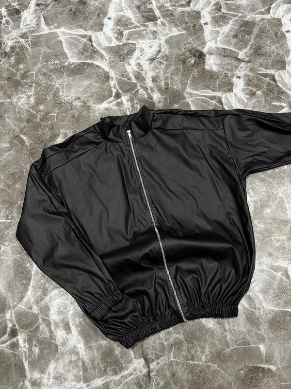 Producto - Bomber cuerina