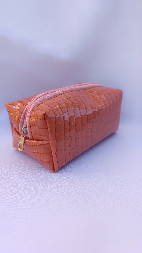 Producto - Cartuchera crocco mango