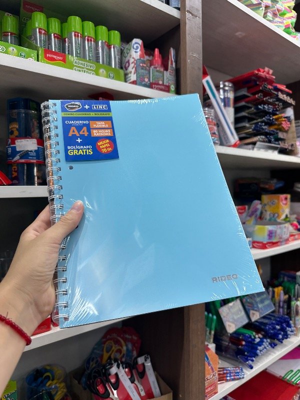 Producto - Cuaderno A4 Celeste Pastel Rayado + BOLIGRAFO GRATIS