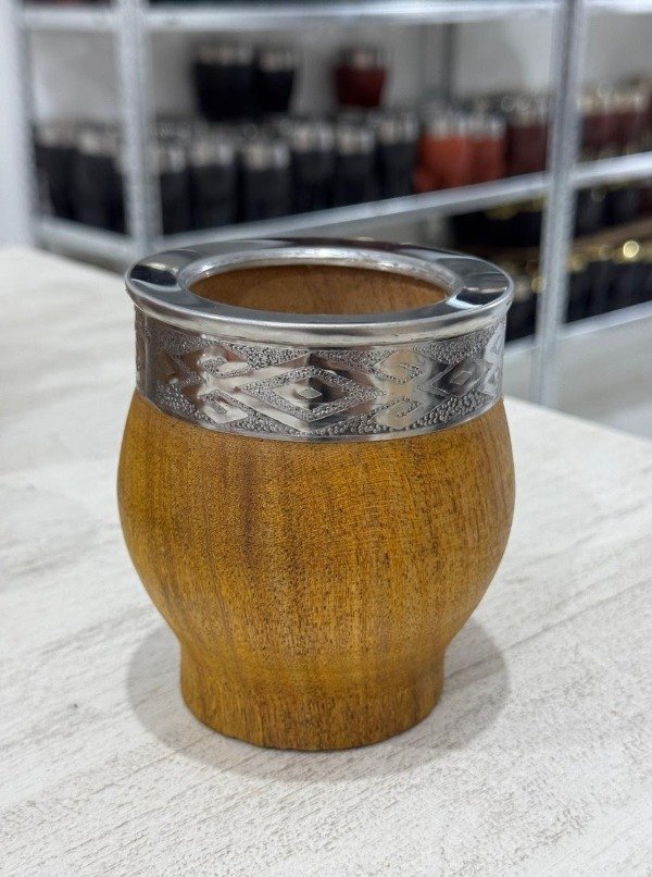 Producto - IMPERIAL DE ALGARROBO Virola de acero liso fleje cincelado.