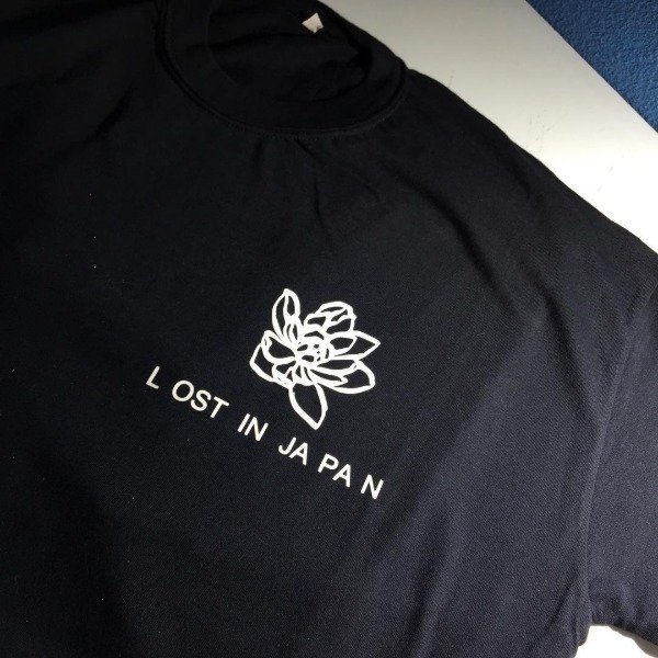 Remera lost in japan pocket — imagen 2