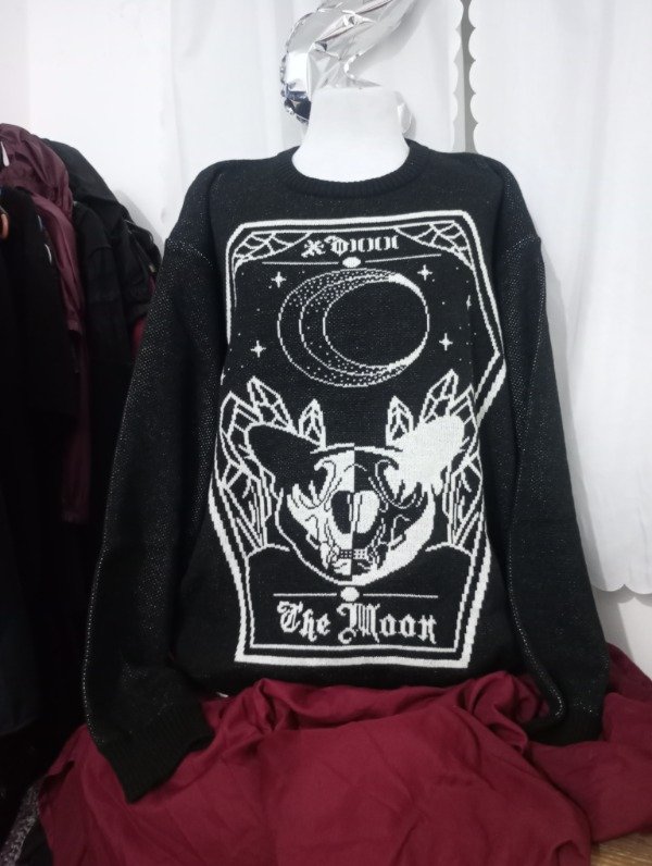 Producto - Sweater Moon Marca Dark Dreams
