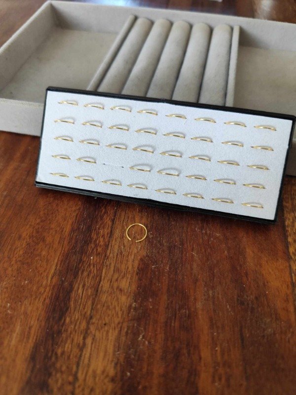 Producto - Piercing nariz. Dorado