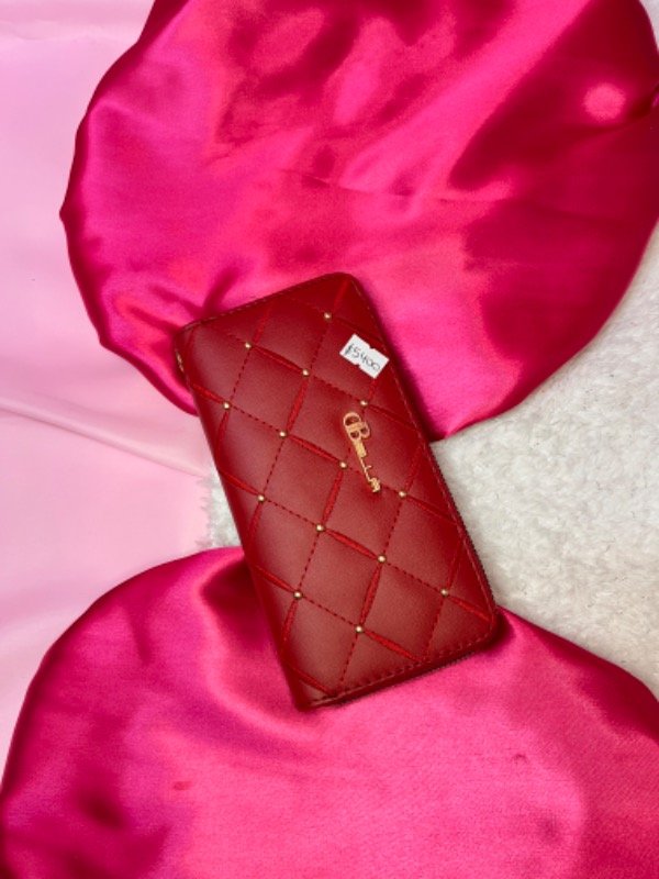 Producto - Billetera  Mediana con tachas