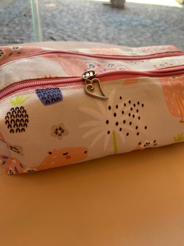 Producto - Cartuchera doble cierre capibara