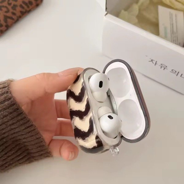 Producto - Case for airpods brown rayitas - 1