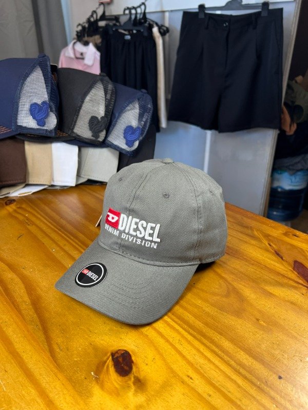 Producto - Gorra diesel bordada