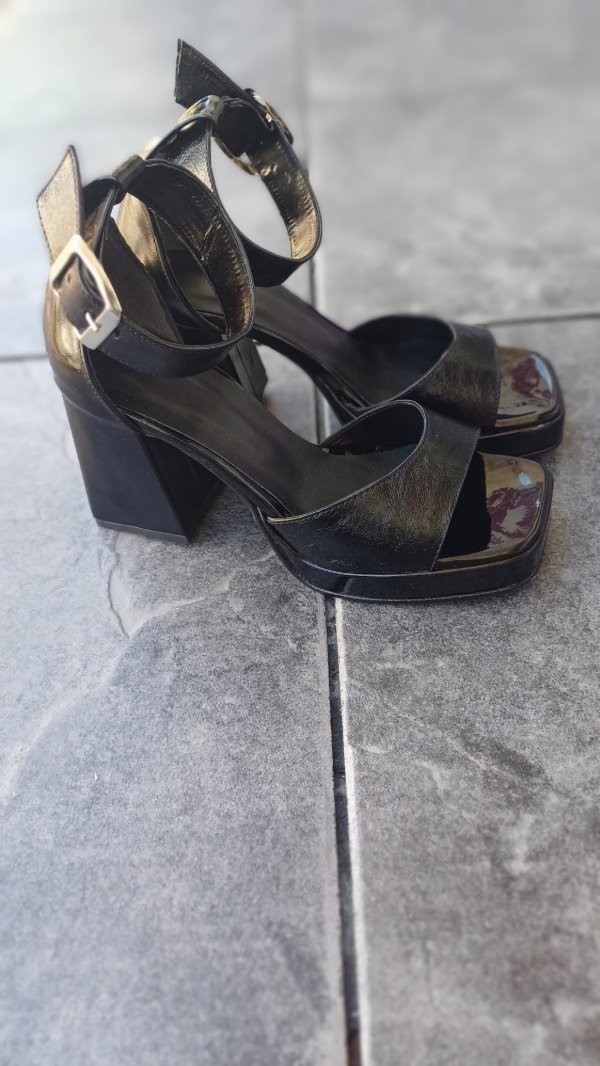 Producto - Sandalia charol - 0