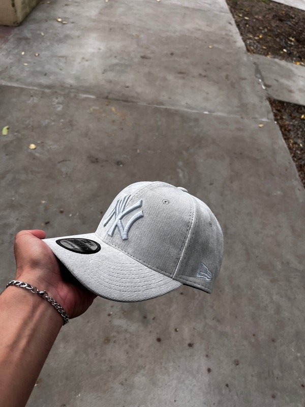 Producto - Gorra Yankess Grey