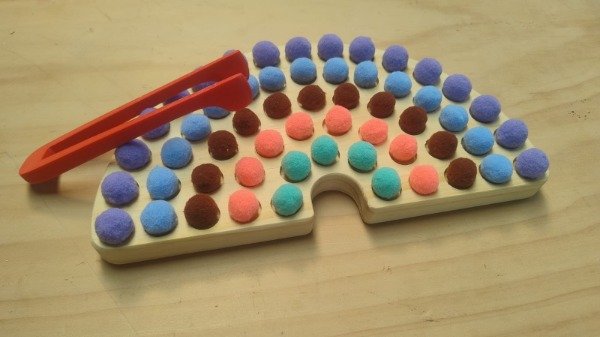 Producto - ARCOIRIS 5 COLORES (INCLUYE POMPONES Y PINZA)