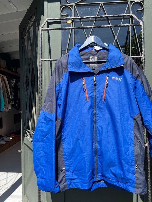 Producto - campera regata