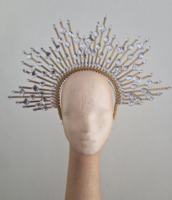 Producto - Halo carnaval oro con gemas plata