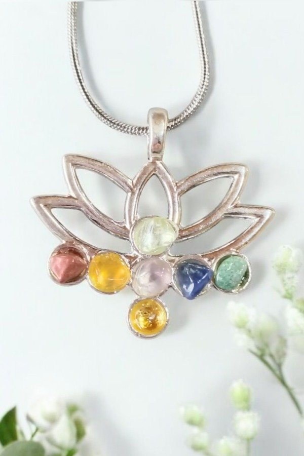 Producto - Collar. Flor de Loto. 7 Chakras