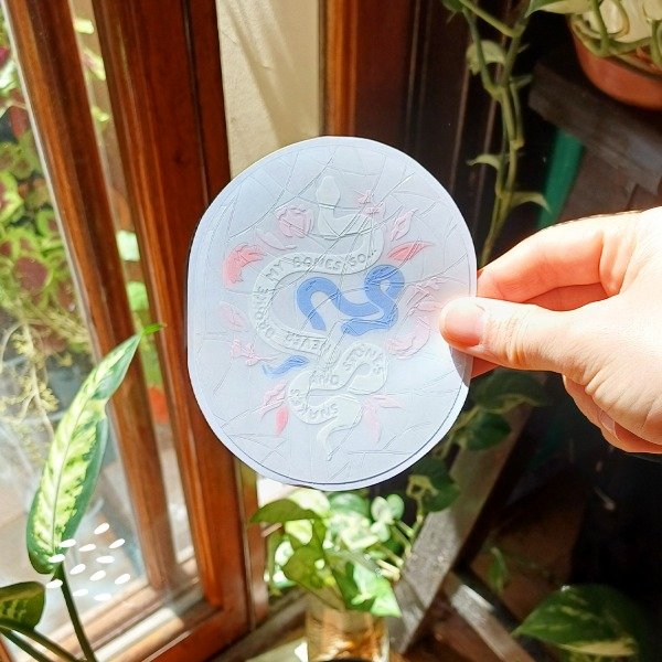 Producto - Suncatcher - Snakes and Stone Never Broke my Bones