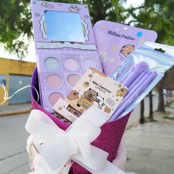 Producto - Ramo de maquillaje capibara