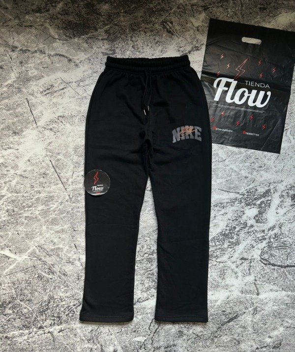Producto - Pantalón NIKE DOUBLE