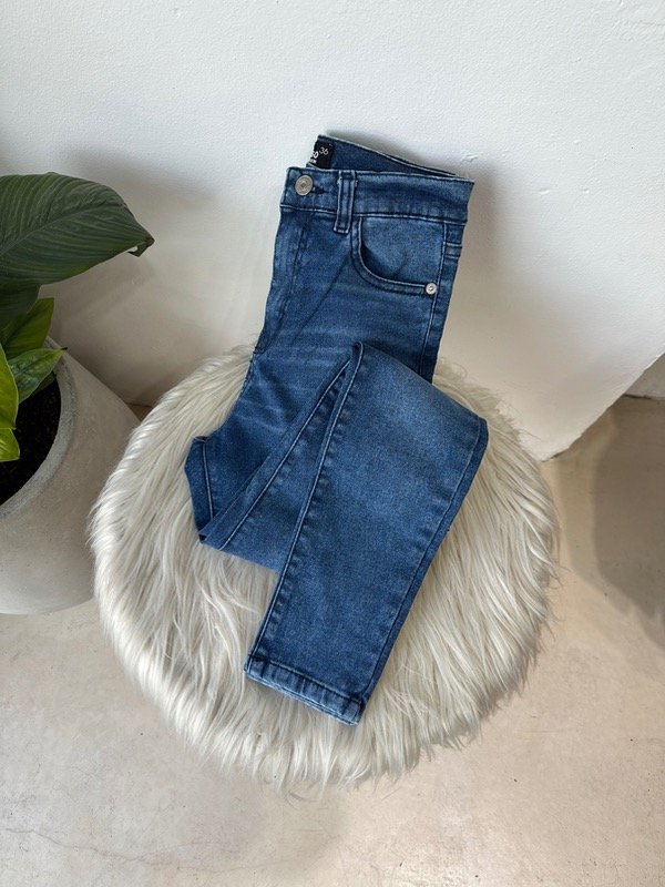 Producto - Jeans Chupín Elastizado // rotura pequeña // Thalasso