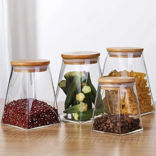 Producto - Piramide vidrio chica con tapa cristal