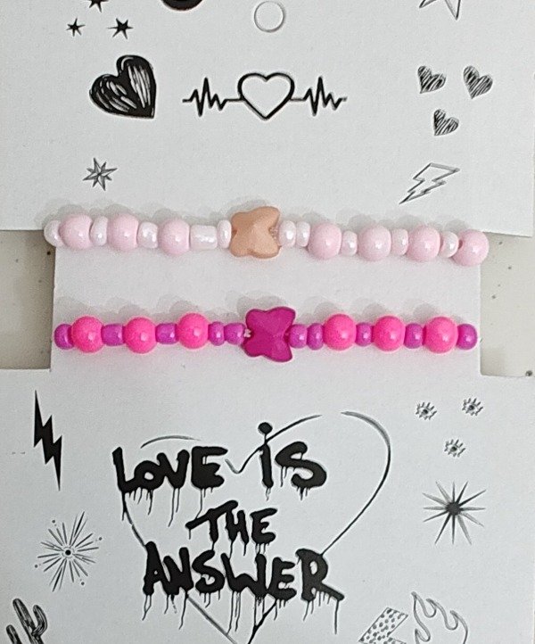 Producto - Pulseras para compartir piedras y mostacillas con dijes mariposas