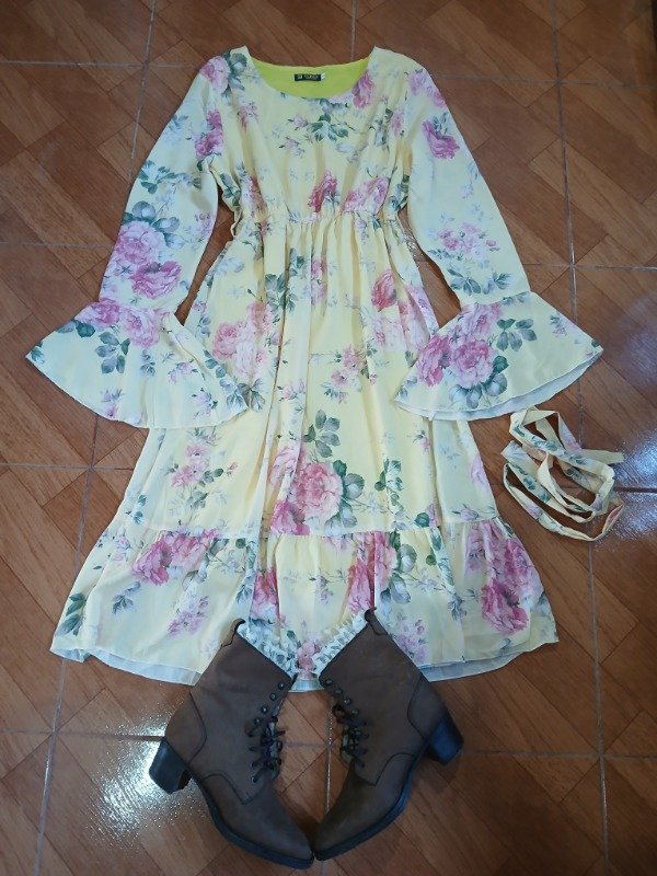 Producto - Vestido amarillo floral manga larga