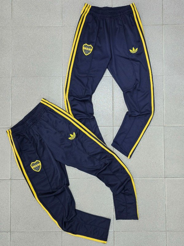 Producto - Jogger Boca Juniors Edición Adidas Originals Frizado