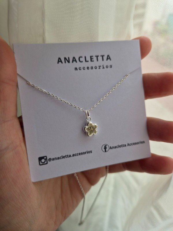 Producto - Gargantilla flor con strass blanco ab