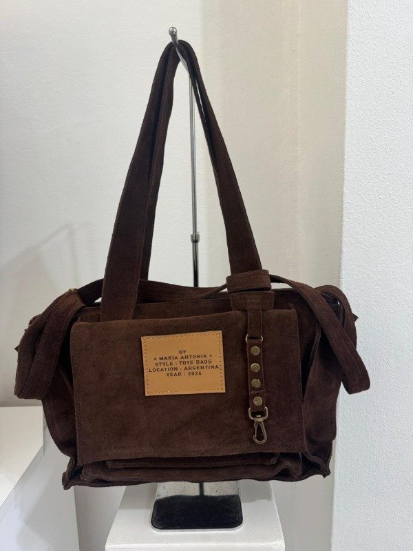 Producto - CARTERA DOLORES DE GAMUZA CHOCOLATE